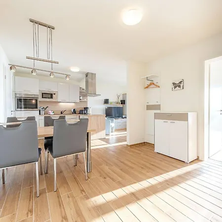 Apartment Müritzblick Hafenresidenz *